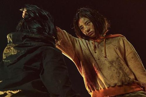 Có gì trong bom tấn xứ Hàn 'The Witch: Part 2' của Lee Jong Suk, Shin Shi A?