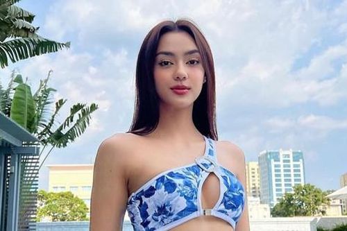 Hoa hậu Hoàn vũ Thái Lan 2020 Amanda Obdam mặc bikini khoe dáng nóng bỏng ở Việt Nam