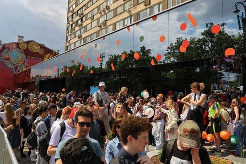 Nga mở chuỗi nhà hàng ăn nhanh thay thế McDonald's, dân ùn ùn xếp hàng đến thử