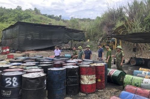 Tỉnh Nghệ An phát hiện cơ sở tái chế dầu nhớt thải trái phép quy mô lớn