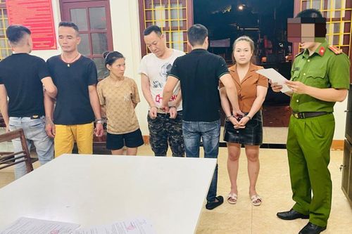 Nhóm đối tượng cùng khách nước ngoài 'chơi' ma túy trong khách sạn