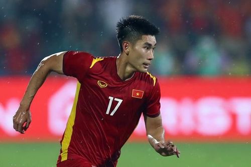 Nhâm Mạnh Dũng phải bắt gôn khi U23 Việt Nam còn 10 người