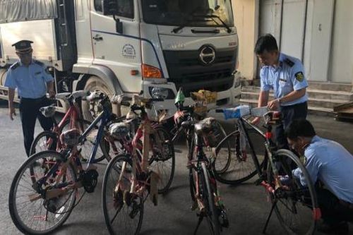 Phát hiện lô xe đạp 'bãi' nhập lậu