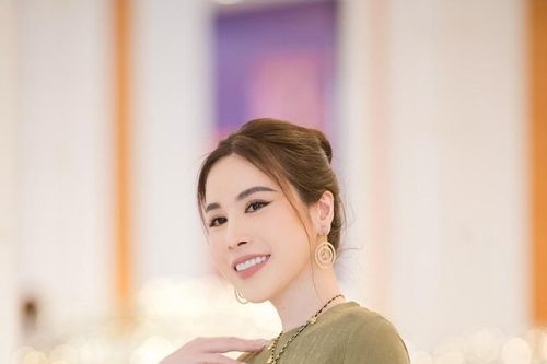 Hoa hậu có vòng eo 52 cm tiết lộ bí quyết làm đẹp