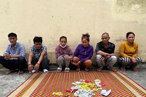Bắt quả tang 6 đối tượng đánh bạc, thu giữ trên 100 triệu đồng