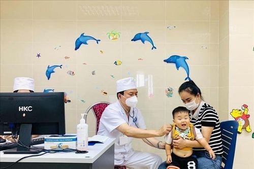 Gia tăng bệnh nhi mắc tay chân miệng tại Vĩnh Phúc