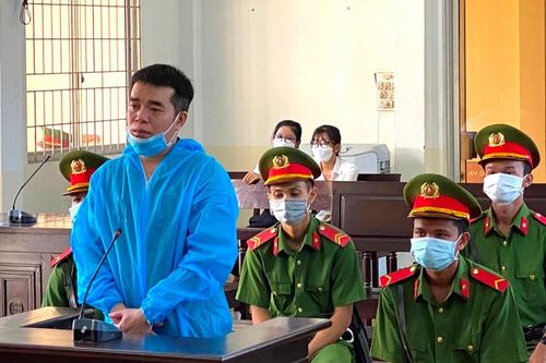 Lời hứa của 'yêu râu xanh'
