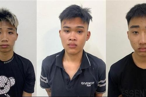 Tra tay vào còng sau khi cướp giật bất thành chiếc điện thoại của 2 người phụ nữ