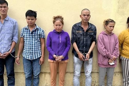 Bắt quả tang 6 đối tượng đánh bạc, thu giữ 100 triệu đồng