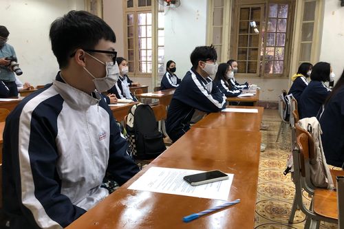 Lưu ý thí sinh về những loại máy tính được mang vào phòng thi