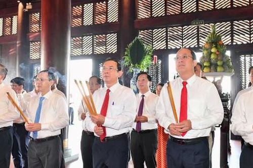 Lãnh đạo TPHCM dâng hương Đức Lễ Thành hầu Nguyễn Hữu Cảnh nhân lễ giỗ lần thứ 322