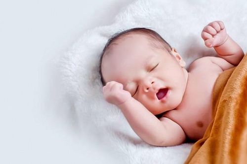 Vợ đặt tên con trai theo tên người yêu cũ, chồng phát điên