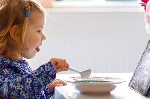 Làm sao giáo dục con đúng cách ở những giai đoạn đầu của con trẻ?