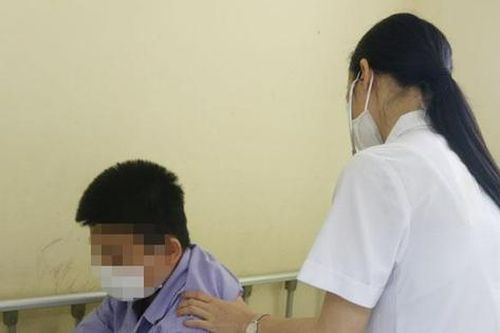 Bệnh nhi đuối nước nguy kịch khi tập bơi
