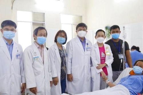 Thai làm tổ ở góc lá gan