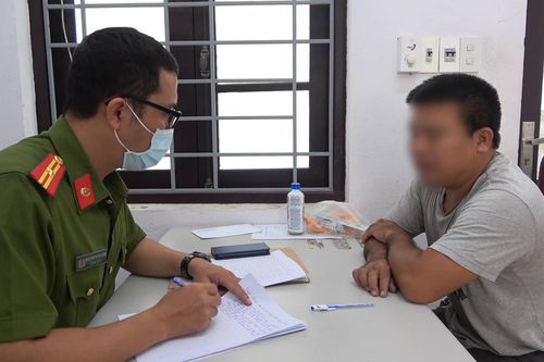 Lái xe đầu kéo tông chết người, bỏ trốn lên cửa khẩu Việt – Lào