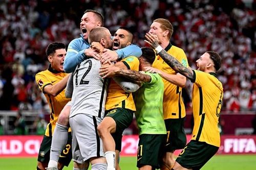 Thắng 'đấu súng' cân não nhờ thủ môn dự bị, Australia giành vé dự World Cup 2022