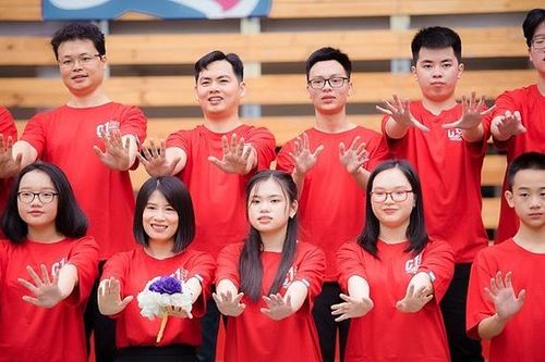 Một trường THCS ở Hà Nội 3 năm liên tiếp có lớp 100% đỗ trường chuyên: Ngó profile của thầy Chủ nhiệm mới thấy khủng