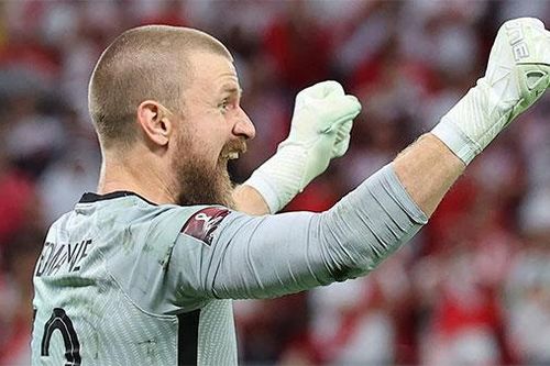Redmayne 'nhảy múa' đưa Australia dự World Cup