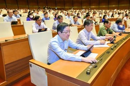 Quốc hội thông qua Luật Cảnh sát cơ động