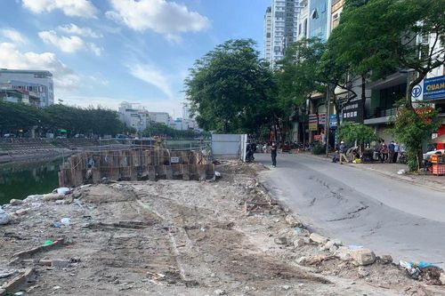 Đường Vũ Tông Phan lún võng, nứt toác do thi công cống nước thải nhà máy Yên Xá