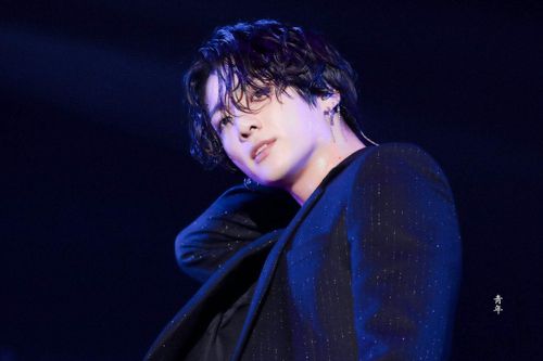 Giá cổ phiếu HYBE lao dốc sau khi BTS tạm tan rã