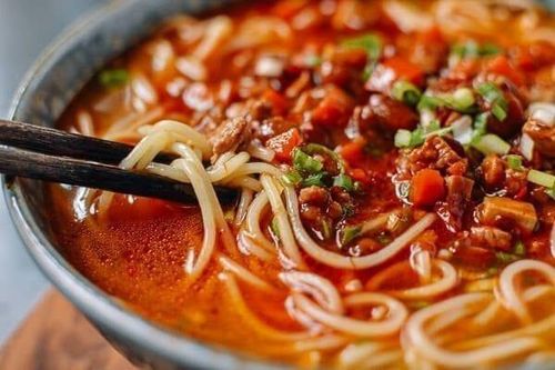 Đổ soup nóng lên đầu bạn vì tranh chấp chỗ ngồi ở Trung Quốc