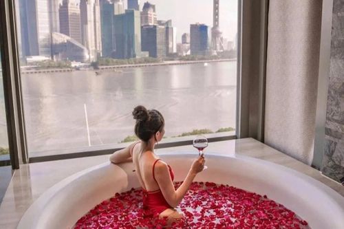 Châu Á có 4/5 thành phố đắt đỏ nhất thế giới