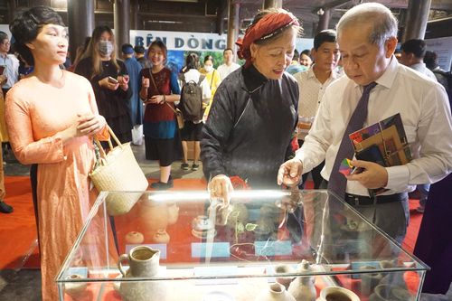 Trưng bày chuyên đề 'Câu chuyện từ những dòng sông'