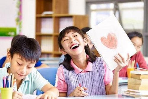 Trẻ học gì ở những người bạn?