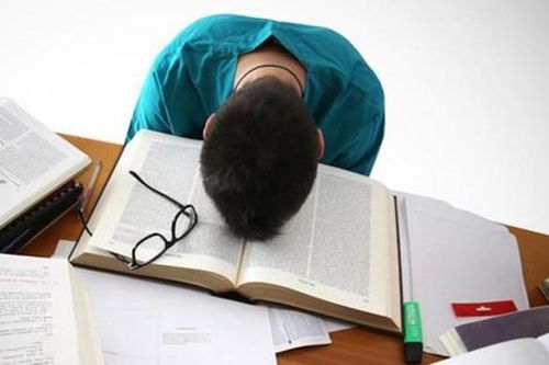 Cảnh giác với áp lực thi cử gây trầm cảm học đường