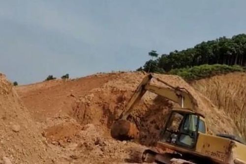 Xã Việt Thành, Trấn Yên (Yên Bái): Cận cảnh mỏ khai thác, vận chuyển khoáng sản trái phép