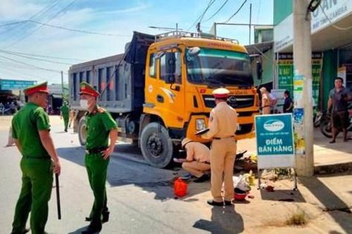 Hà Tĩnh: Tai nạn giao thông thương tâm con tử vong, mẹ bị thương nặng