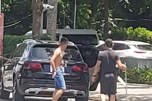 Truy bắt nhóm đối tượng xịt hơi cay, chém người giữa phố