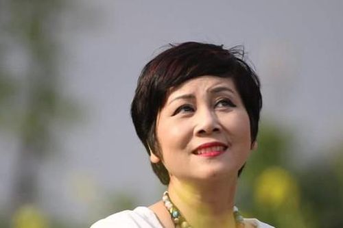 NSND Minh Hằng sau biến cố: 'Tôi vật lộn tự chăm sóc mình, cứ ngỡ sẽ phải ngồi xe lăn'