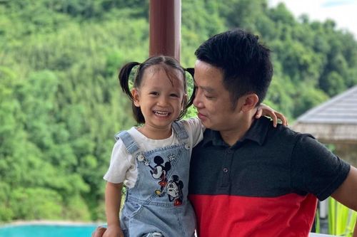 Bỏ quên con ở trạm dừng nghỉ, ông bố Hà Nội tha thiết tìm lại tài xế