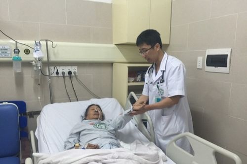 BHXH Việt Nam yêu cầu đảm bảo cung ứng vật tư y tế phục vụ khám chữa bệnh BHYT