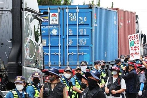 Tài xế Hàn Quốc đạt được thỏa thuận với chính phủ, kết thúc biểu tình
