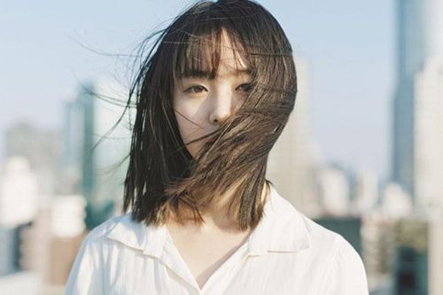 Đêm tân hôn, tôi khóc cạn nước mắt trong nhà tắm, nhường giường cho người khác