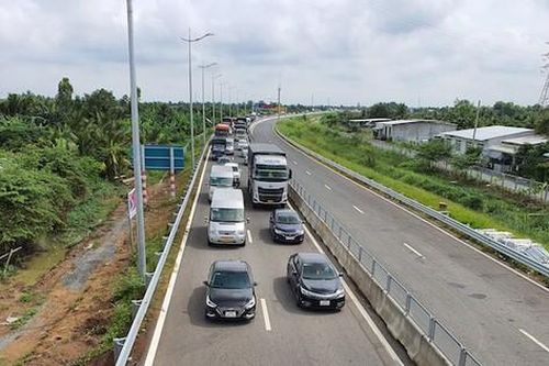 Cao tốc Trung Lương – Mỹ Thuận thu phí quá cao, doanh nghiệp vận tải chọn đi quốc lộ 1