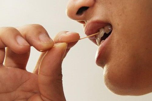 Người đàn ông đau bụng dữ dội phải nhập viện vì một thói quen xấu sau khi ăn