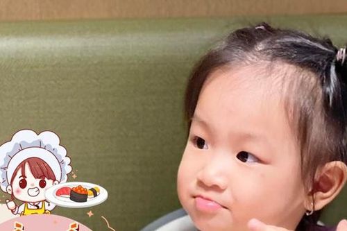Bà ngoại lên thực đơn cho cháu gái cả tháng không trùng