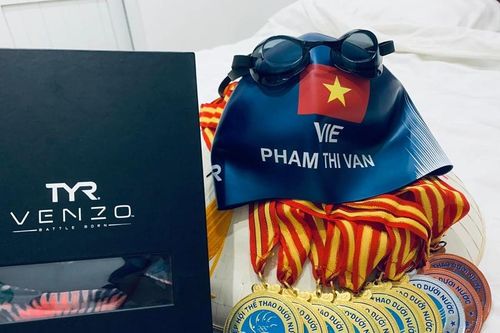 Kình ngư Phạm Thị Vân lập kỷ lục về số huy chương giành được tại Giải bơi vô địch các nhóm tuổi quốc gia