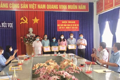 Xã Núi Voi học tập và làm theo Bác