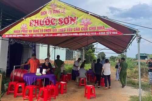 Đi chơi ở bờ hồ, 2 cháu bé bị đuối nước thương tâm
