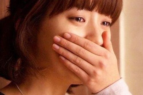 Cố bám theo bắt quả tang chồng ngoại tình, vợ sốc nặng khi biết danh tính của kẻ thứ 3