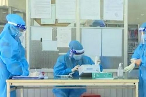 Kiến nghị nâng phụ cấp ưu đãi nghề lên 100% đối với nhân viên y tế