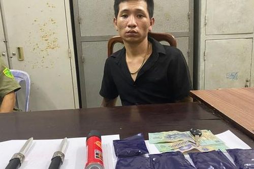 'Cõng' nhiều tiền án, tiền sự vẫn đi ... buôn ma túy