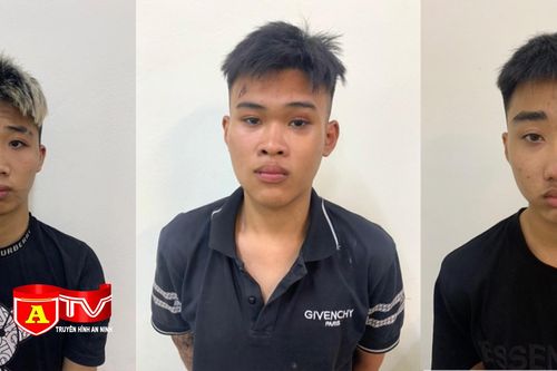 Túng tiền rủ nhau đi cướp giật tài sản