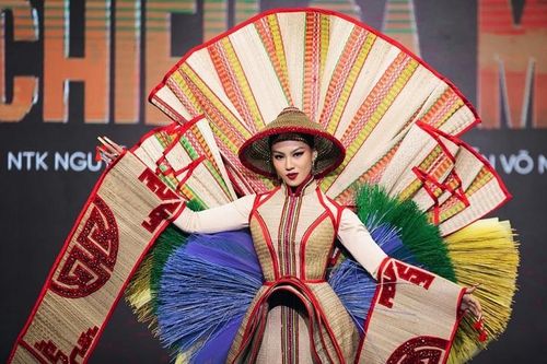 Nhan sắc Việt mặc chiếu Cà Mau thi 'Hoa hậu Hoàn vũ Thế giới 2022'
